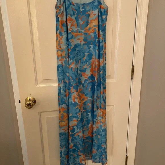 Vibrant Floral Maxi Dress - Picture 3 of 5